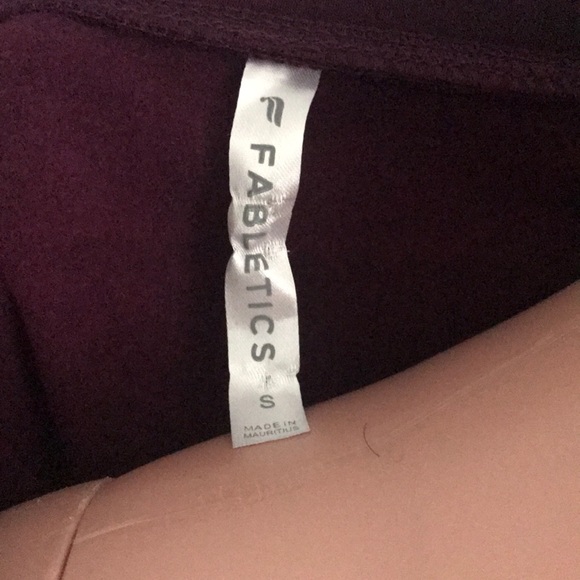 Fabletics sweater burgundy color - Picture 5 of 5